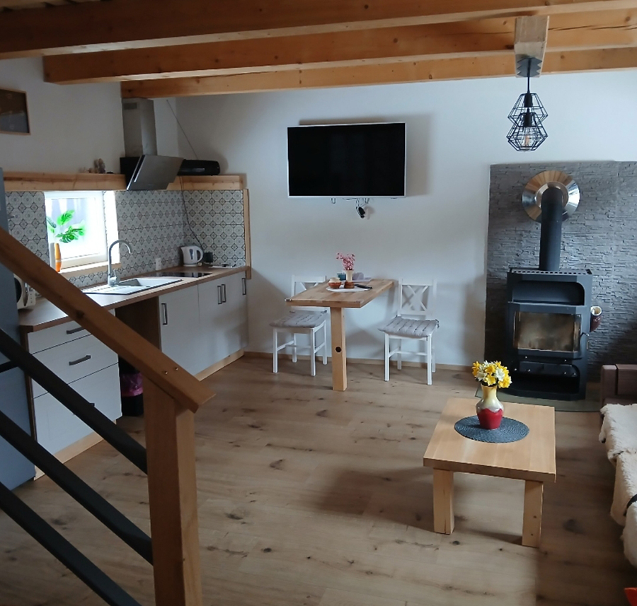 Svojpomocná stavba chaty v Čičmanoch