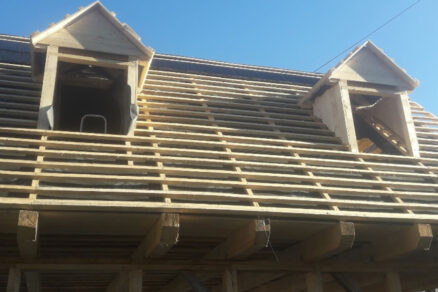 Svojpomocná stavba chaty v Čičmanoch