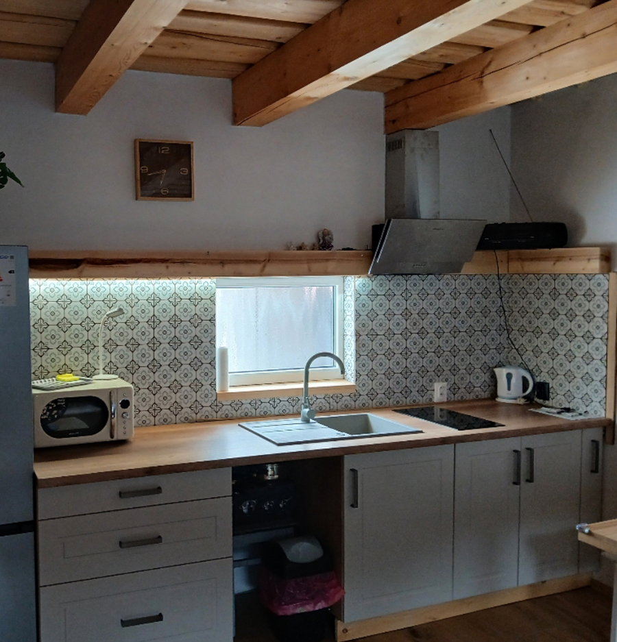 Svojpomocná stavba chaty v Čičmanoch