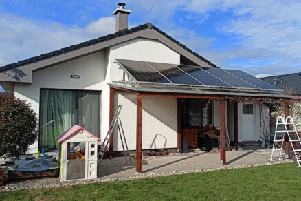 Naklápacia konštrukcia na fotovoltické panely