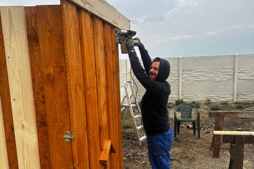 Stavba domčeka na IBC nádrž