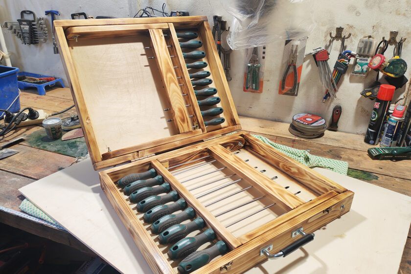 Výroba dreveného kufríka na skrutkovače