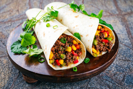 Tortilly plnené mletým mäsom a zeleninou