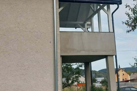 Svojpomocne postavená terasa rodinného domu (prerobený balkón)