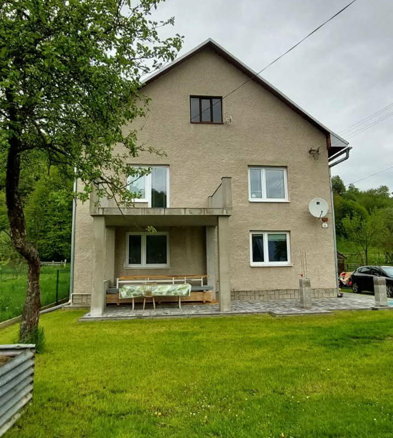 Svojpomocne postavená terasa rodinného domu (prerobený balkón)