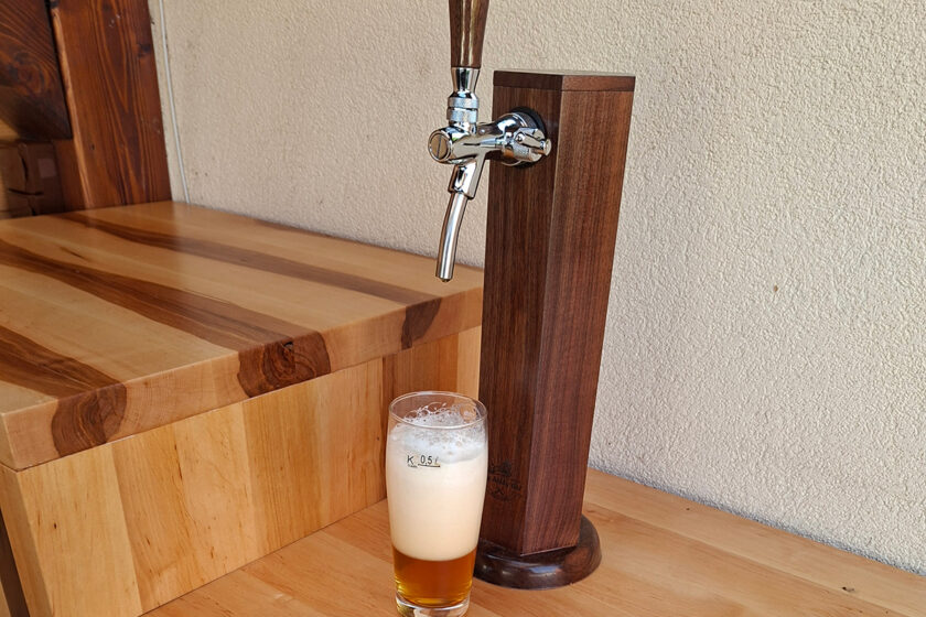 Domáci výčap v altánku