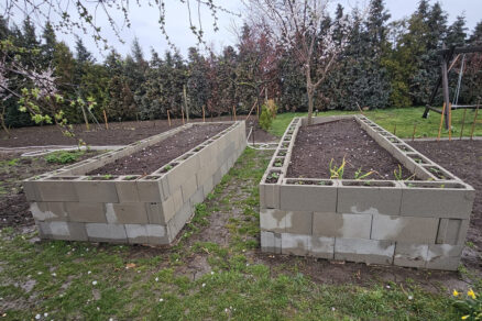 Vyvýšené záhony z debniacich tvárnic