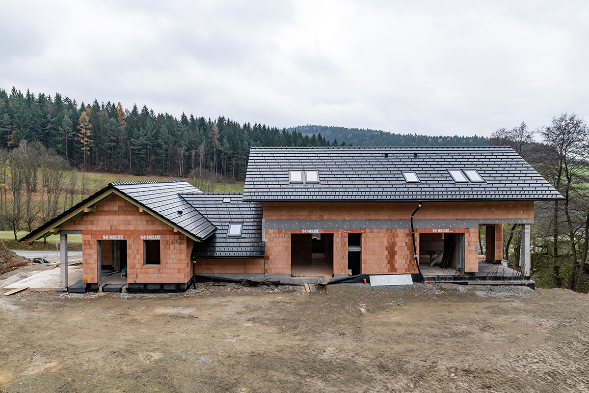 Dom z jednovrstvového muriva