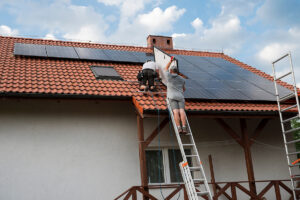 Pre zle vedené káble fotovoltiky vám môže zhorieť dom