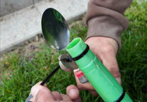 Ako zachrániť polievanie záhrady pomocou lyžice