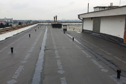 Ako opraviť plochú strechu