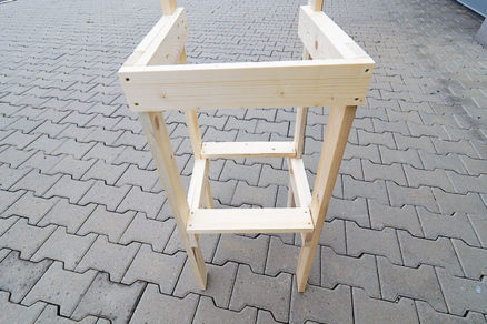 Barové stoličky, nábytok na chatu - 07_MarianDrobnica_StolickaBarova_SpojenieDielov