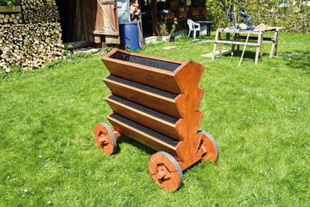 Drevený pestovateľský vozík