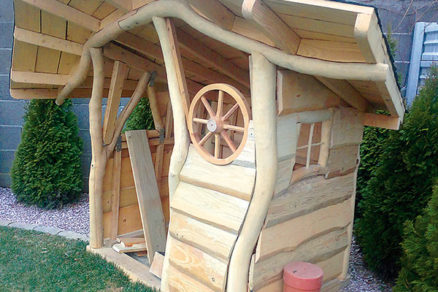 Drevený záhradný domček