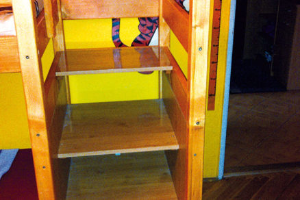 Lacná poschodová posteľ pre deti