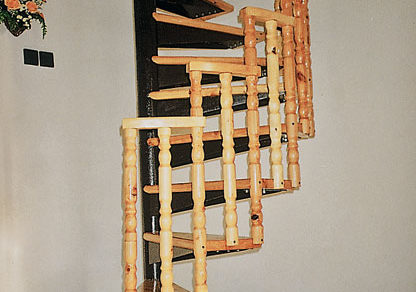 ocelovo drevene tocite schodisko 170 big image