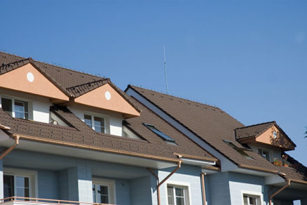 Svojmu domu vyberte spoľahlivú strechu s dlhou životnosťou