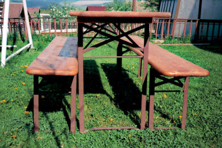 vyrobte si stol a lavice do zahrady